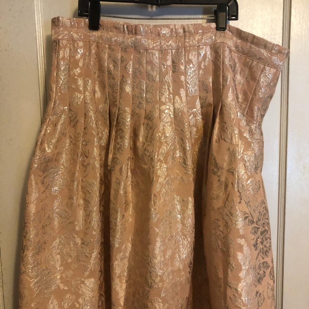 BCBG floral patterned skirt